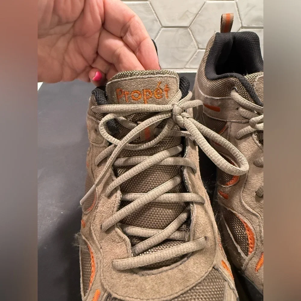 Propet Connelly Hiking Diabetic Walking Shoe Tan Suede Size 10.5 Orthopedic